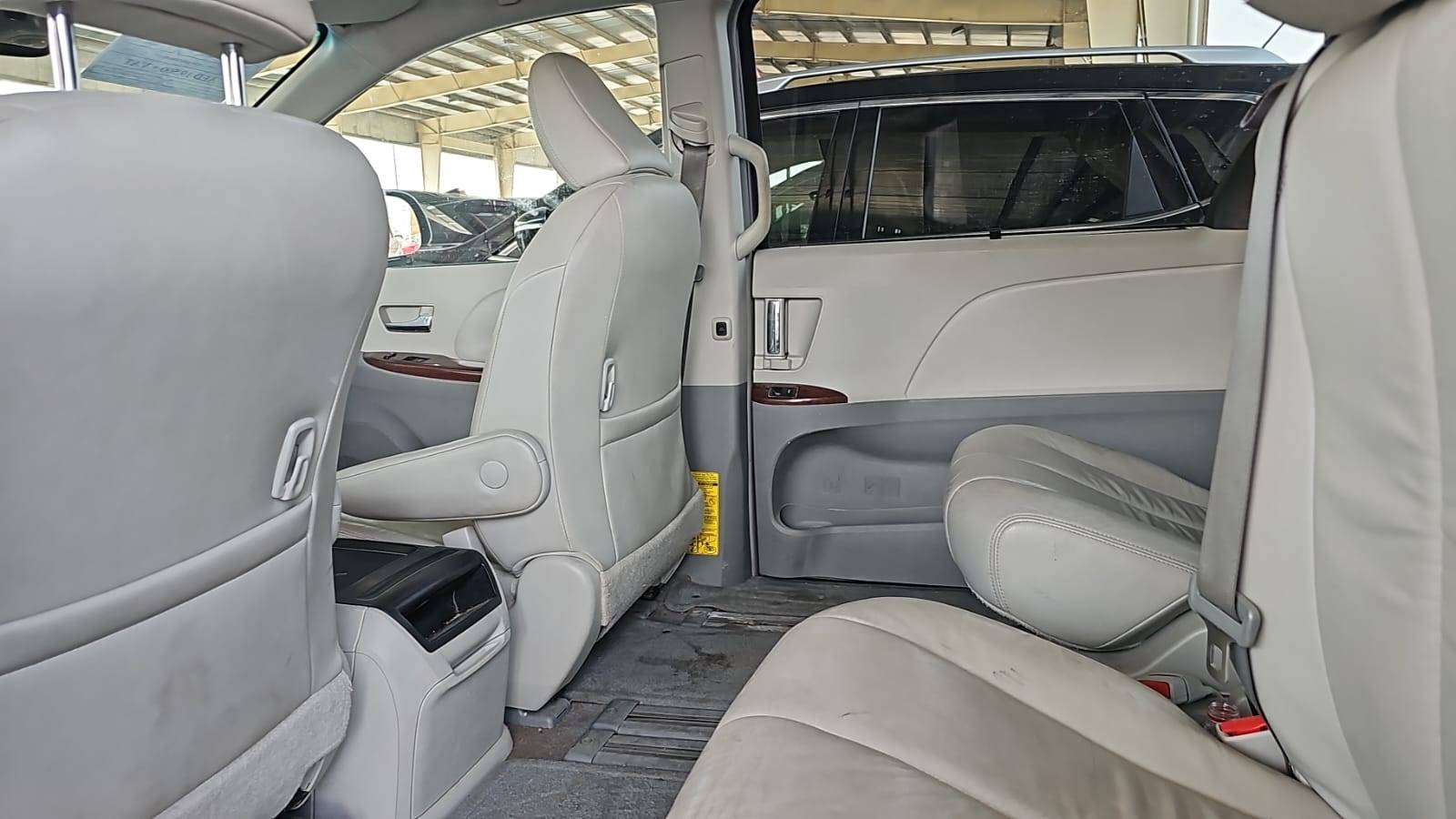TOYOTA SIENNA 2011 - Marhaba Auction Used Cars - Image 10