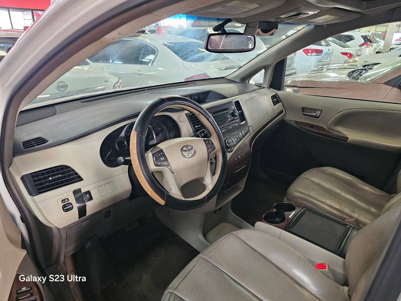 2013 TOYOTA SIENNA — 171225 Miles — Lot 43000526 — Main - Marhaba Auctions Used Cars - Image 7