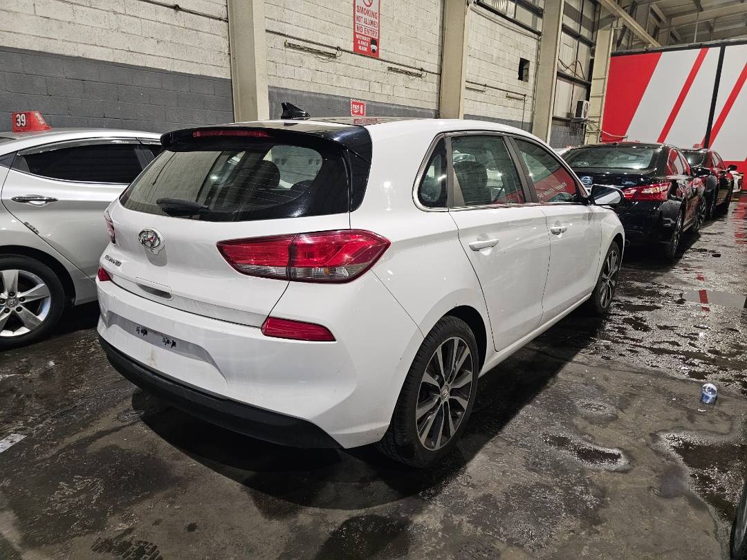 2018 HYUNDAI ELANTRA GT — 243092 KM — Lot 12373926 — Main - Marhaba Auctions Used Cars - Image 3