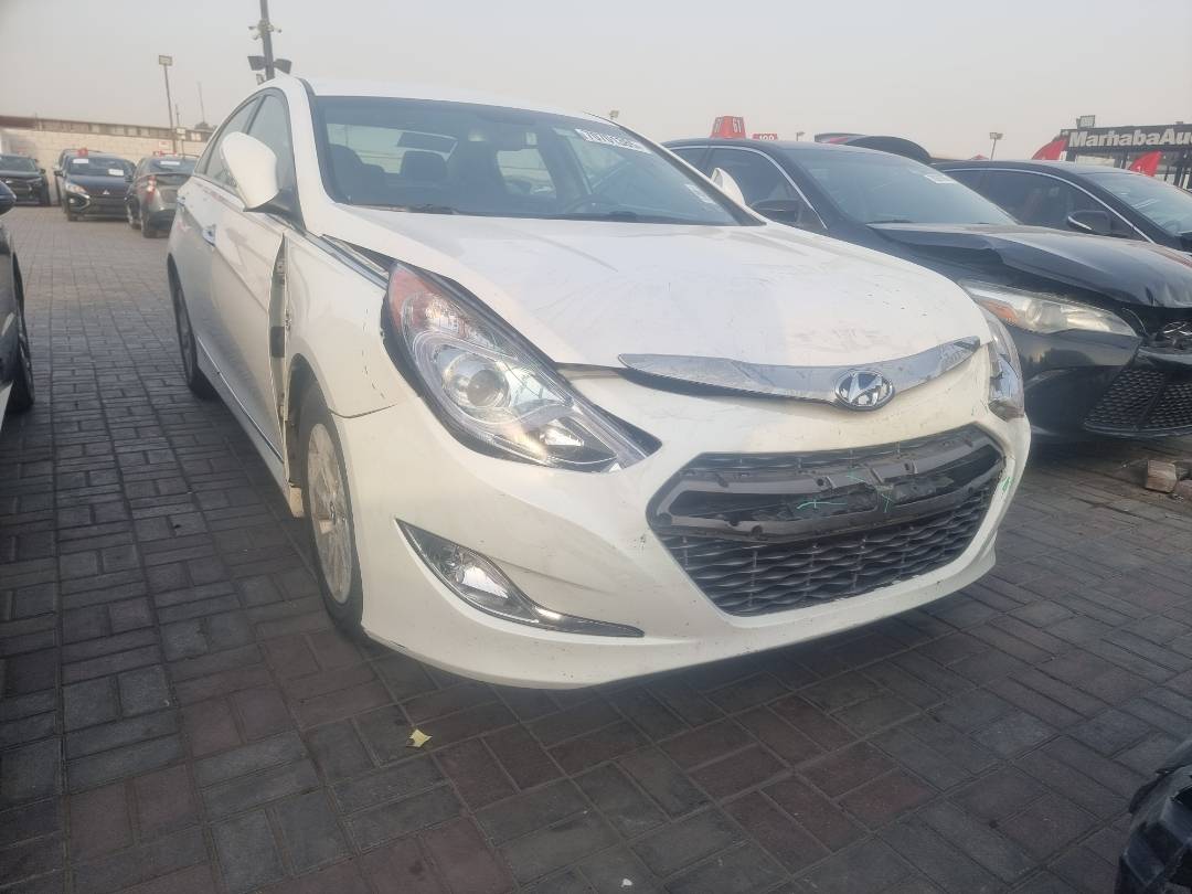 2014 HYUNDAI SONATA — 105384 Miles — Lot 113562 — Ind. 12 - Marhaba Auctions Used Cars - Image 4