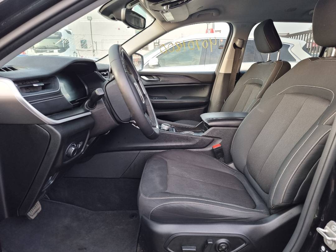 2023 JEEP GRAND CHEROKEE LAREDO — 37819 Miles — Lot 894752 — Al Surrah - Marhaba Auctions Used Cars - Image 8
