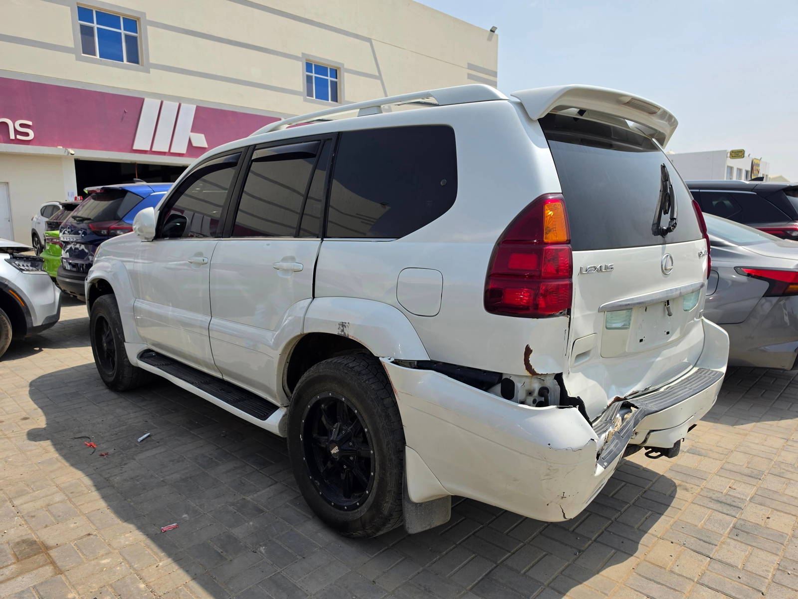 2007 LEXUS GX 470 — 312561 Miles — Lot 75376825 - Marhaba Auctions Used Cars - Image 5