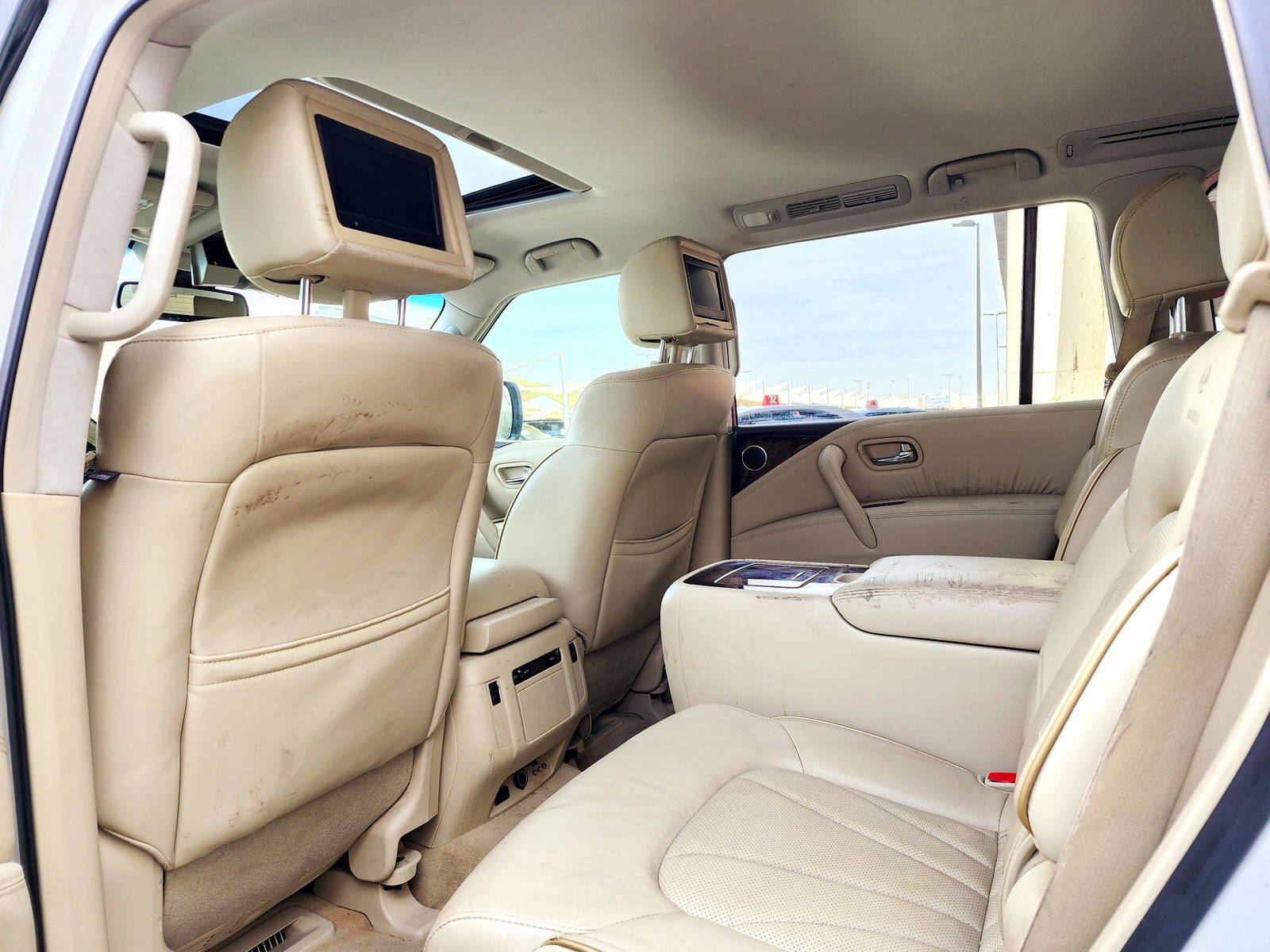 2014 INFINITI QX80 — 168756 Miles — Lot 57174604 — Souq - Marhaba Auctions Used Cars - Image 6