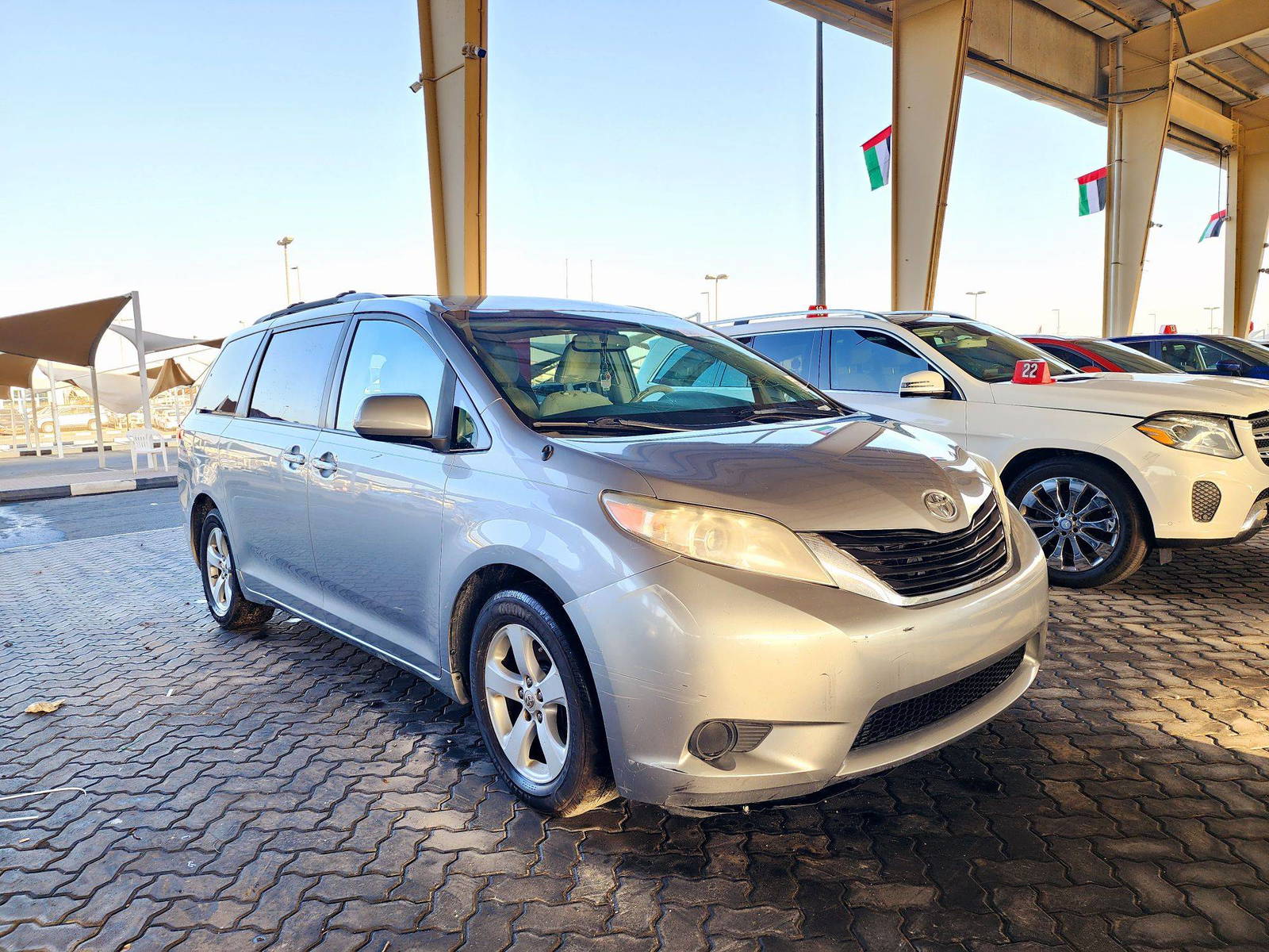 2011 TOYOTA SIENNA — 190421 Miles — Lot 56614904 — Souq - Marhaba Auctions Used Cars - Image 5