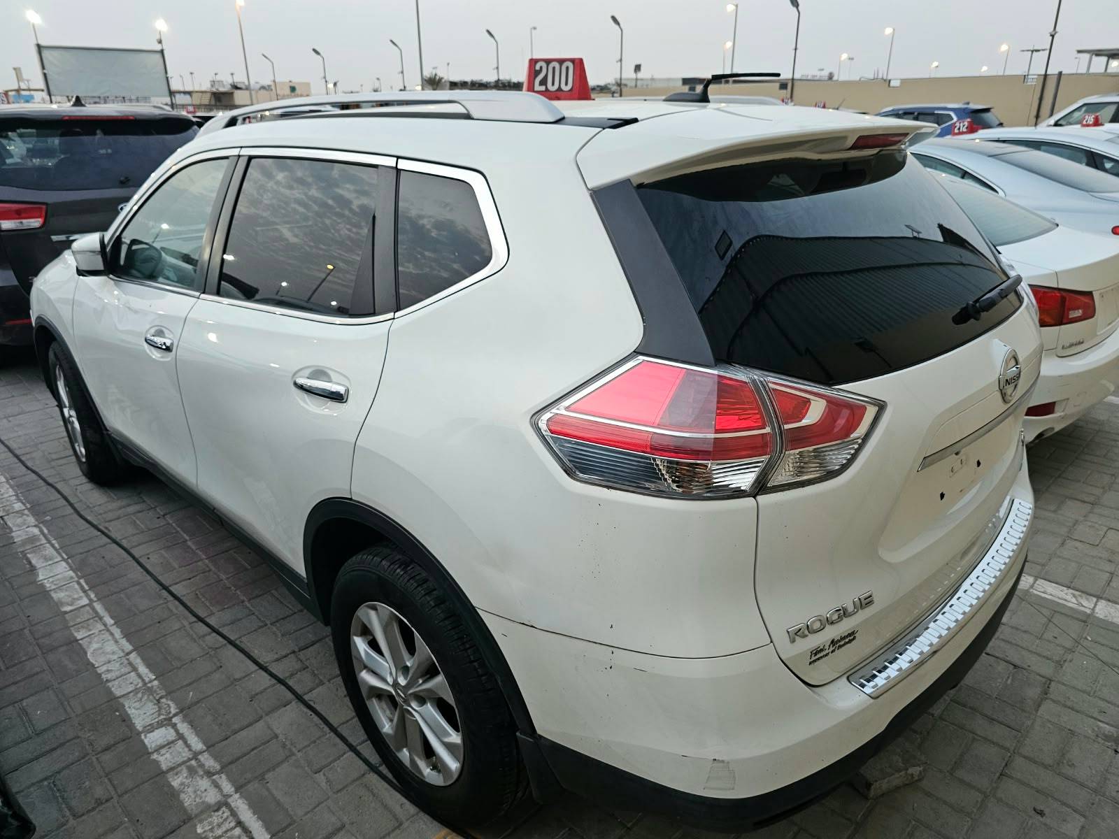 2014 NISSAN ROGUE — 112 040 Miles — Lot EC786767 — Al Sajaa - Marhaba Auctions Used Cars - Image 8