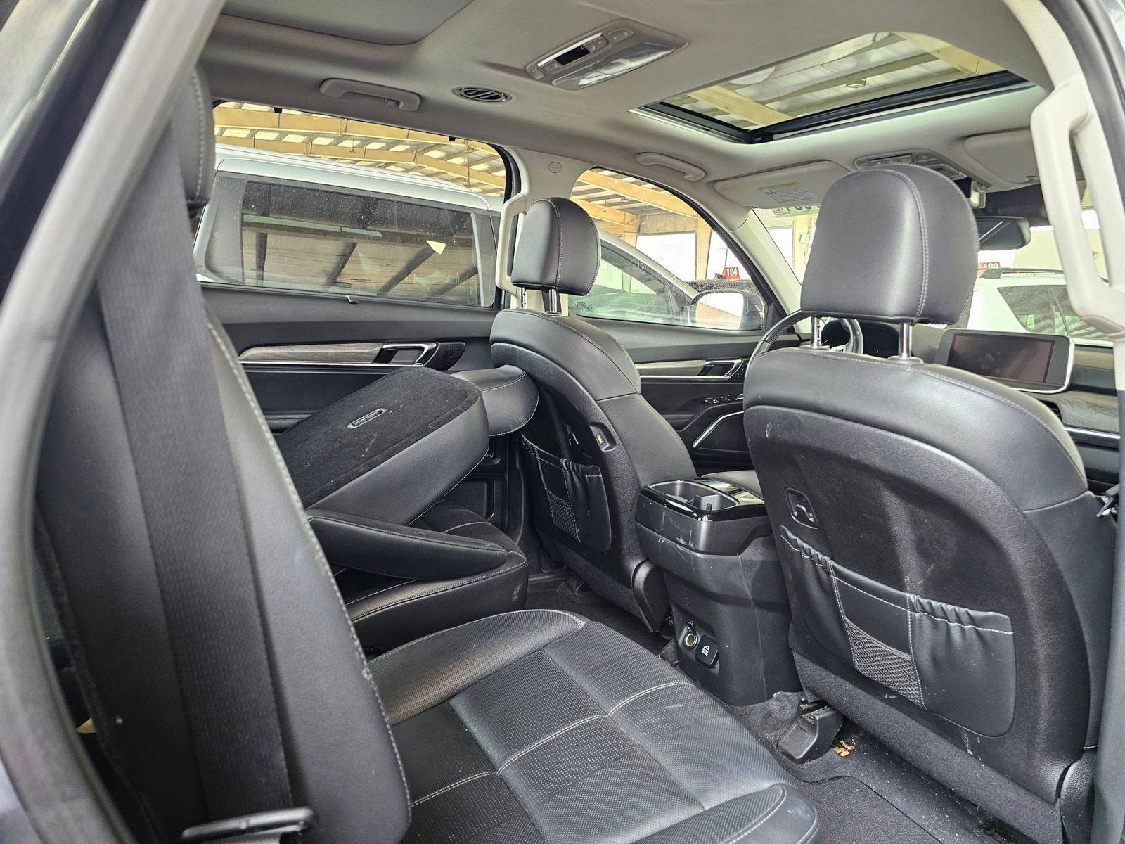 2021 KIA TELLURIDE — 79904 KM — Lot 80647584 — Souq - Marhaba Auctions Used Cars - Image 6