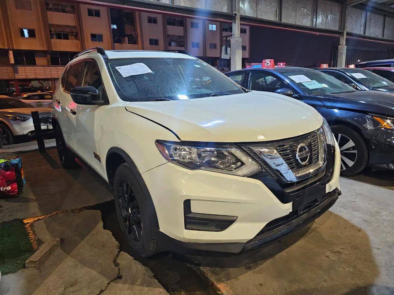Nissan Rogue 2017 view 2