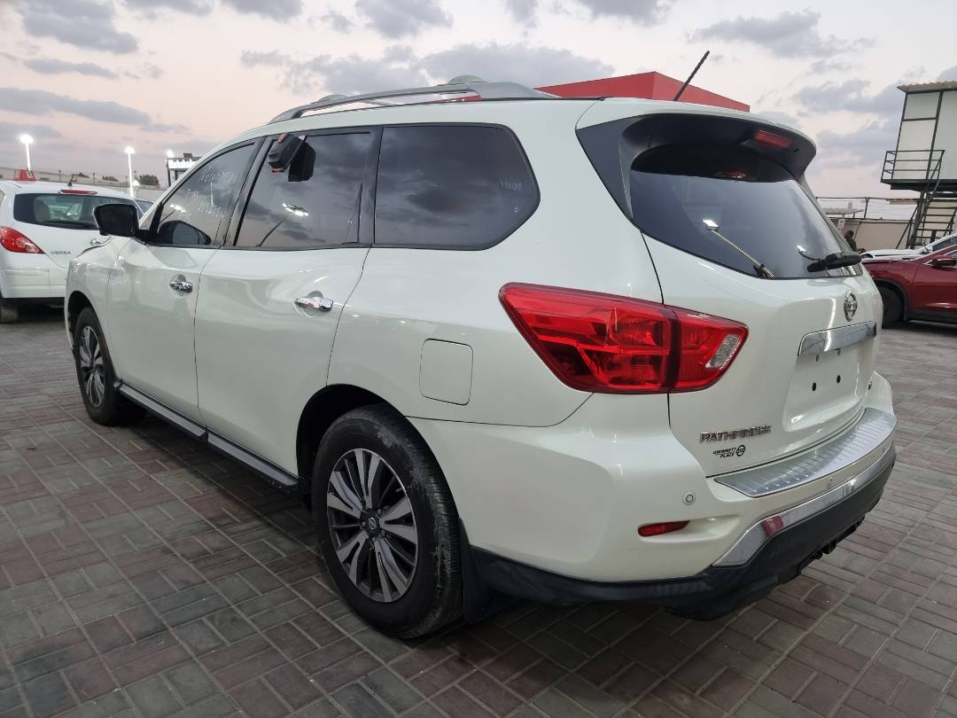2017 NISSAN PATHFINDER — 156866 Miles — Lot 214578 — Souq - Marhaba Auctions Used Cars - Image 4
