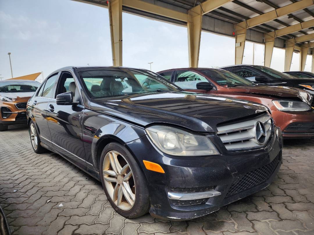 2013 MERCEDES BENZ C300 — 189116 Miles — Lot 138680 — Souq - Marhaba Auctions Used Cars - Image 4