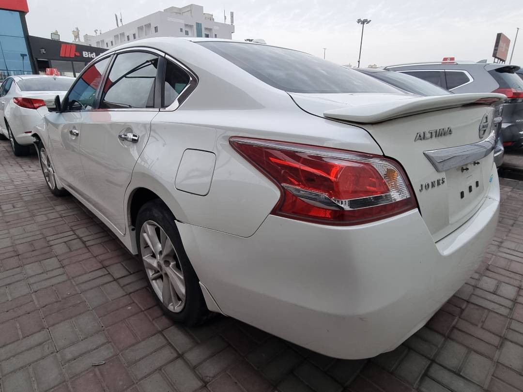 2013 NISSAN ALTIMA — 266208 Miles — Lot 215487 — Ind. 12 - Marhaba Auctions Used Cars - Image 4