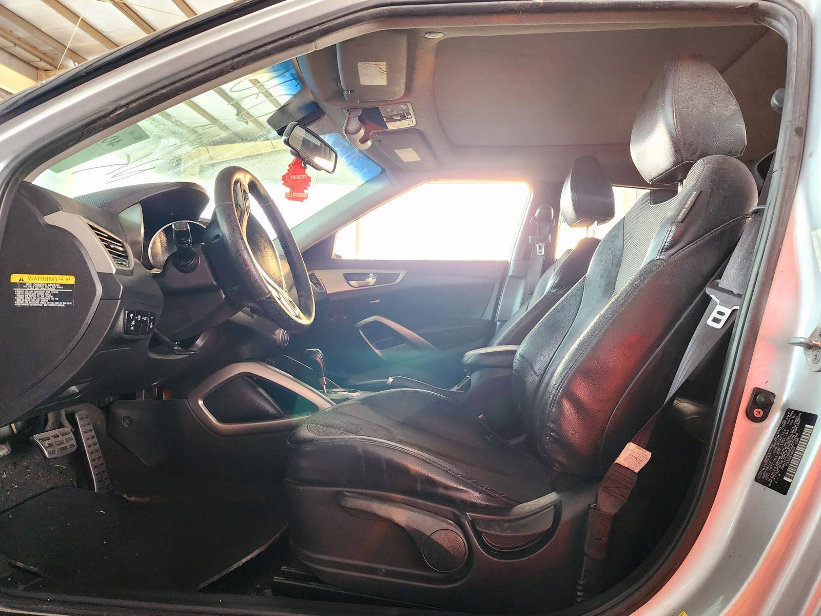 2012 HYUNDAI VELOSTER — 161969 Miles — Lot 40321372 — Souq - Marhaba Auctions Used Cars - Image 9