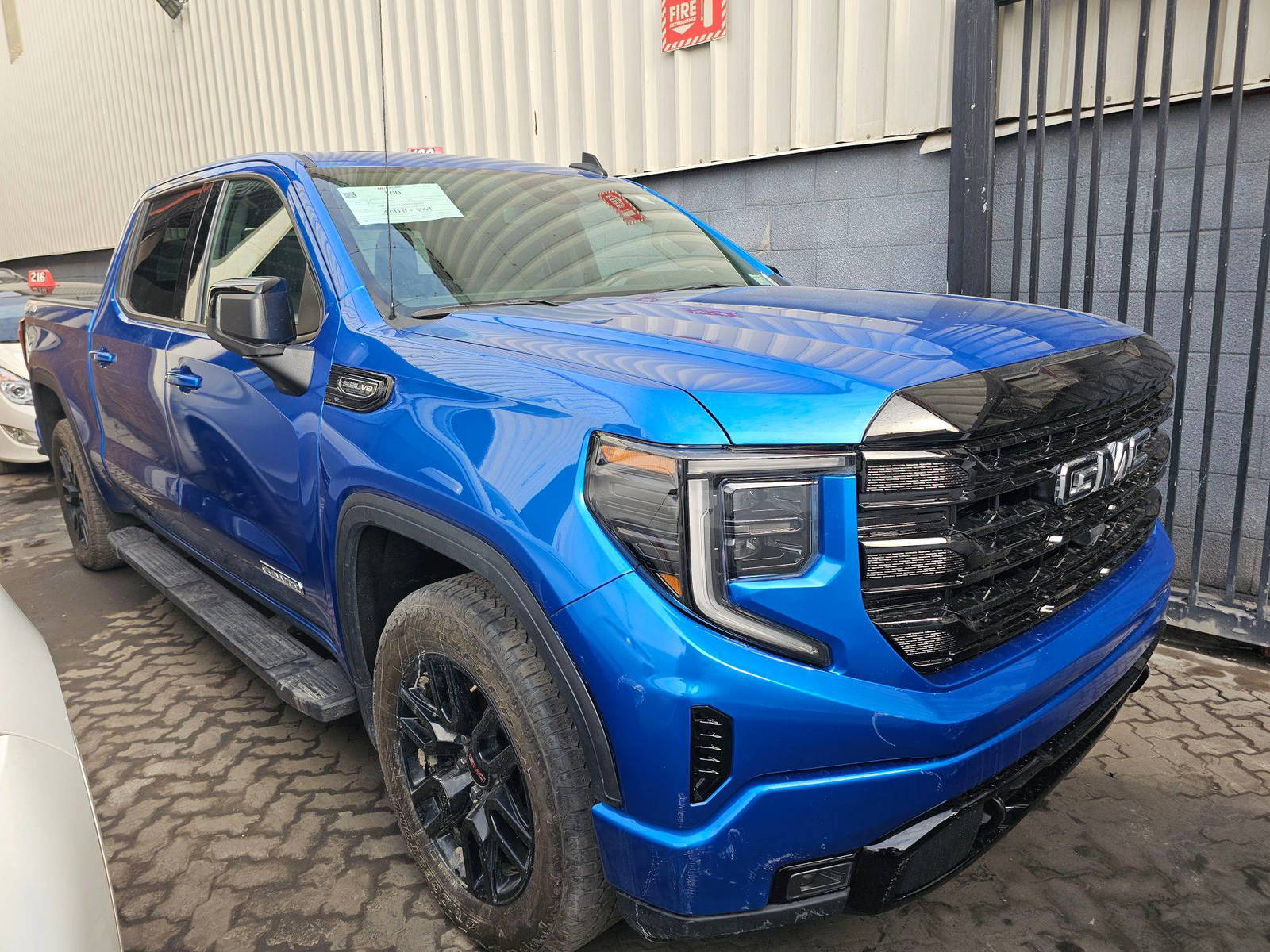 2023 GMC SIERRA — sold — 43190 Miles — Lot 80555605 — Main - Marhaba Auctions Used Cars - Image 3