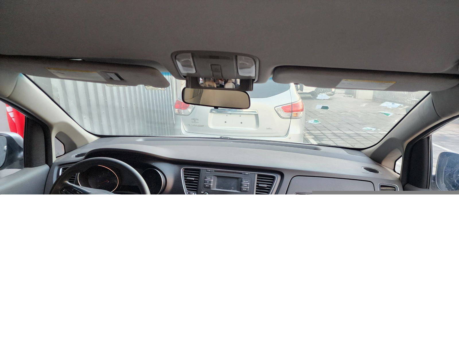 2015 KIA SEDONA — 90915 Miles — Lot 6038417 — Al Quoz - Marhaba Auctions Used Cars - Image 8