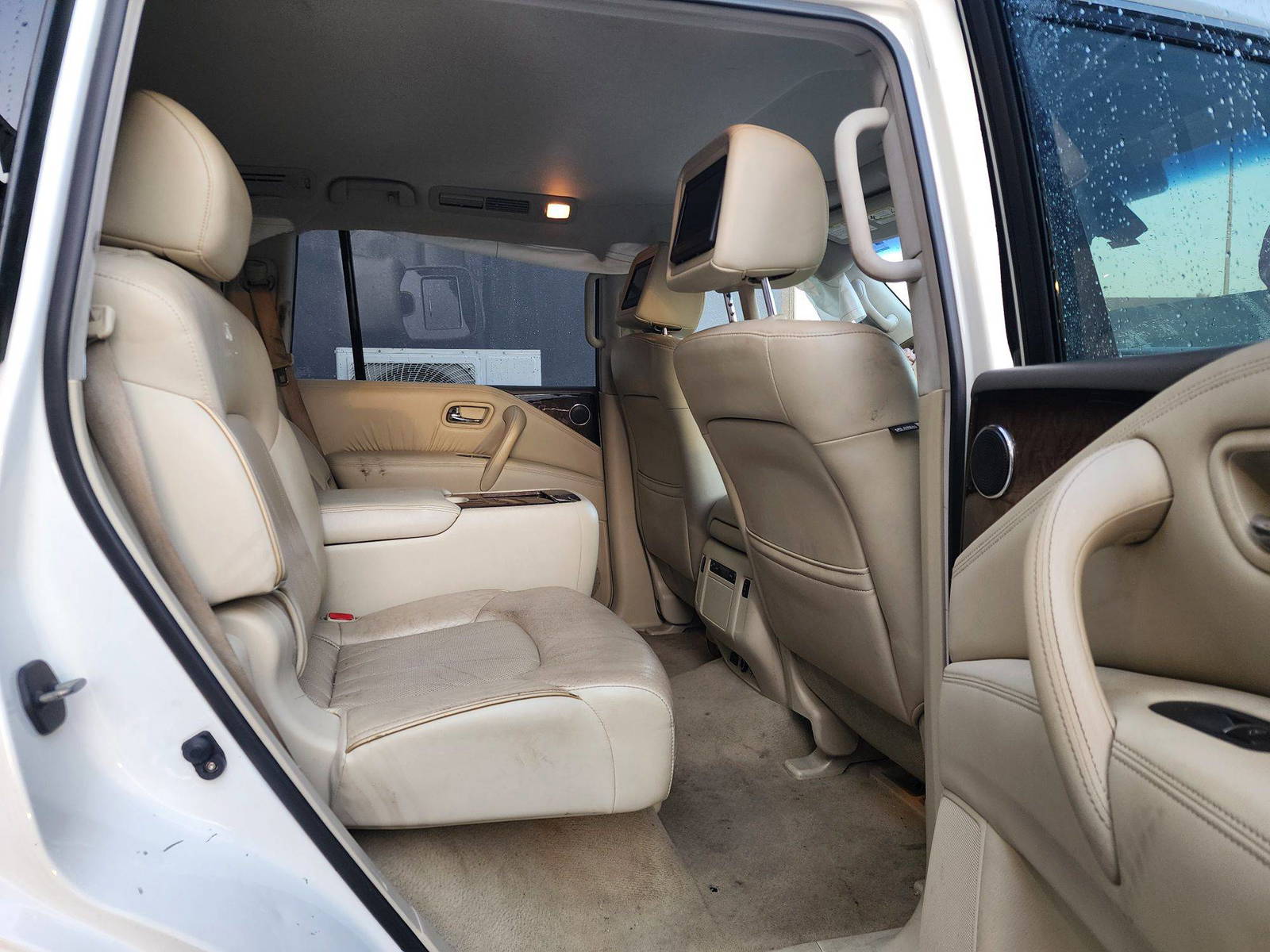 2014 INFINITI QX80 — 203264 Miles — Lot 87436484 — Main - Marhaba Auctions Used Cars - Image 7