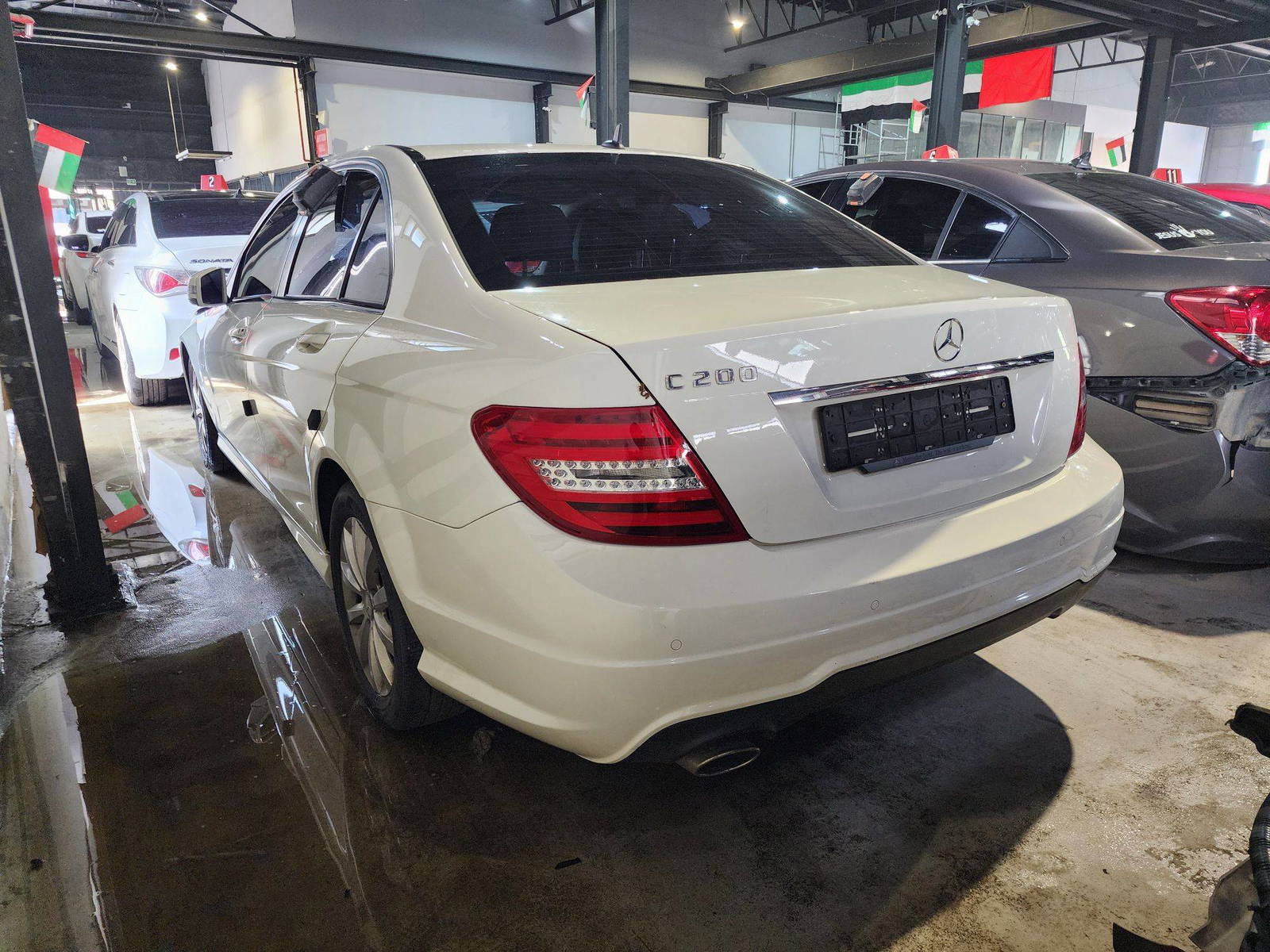 2012 MERCEDES BENZ C200 — 202897 KM — Lot 657036 — Al Quoz - Marhaba Auctions Used Cars - Image 4