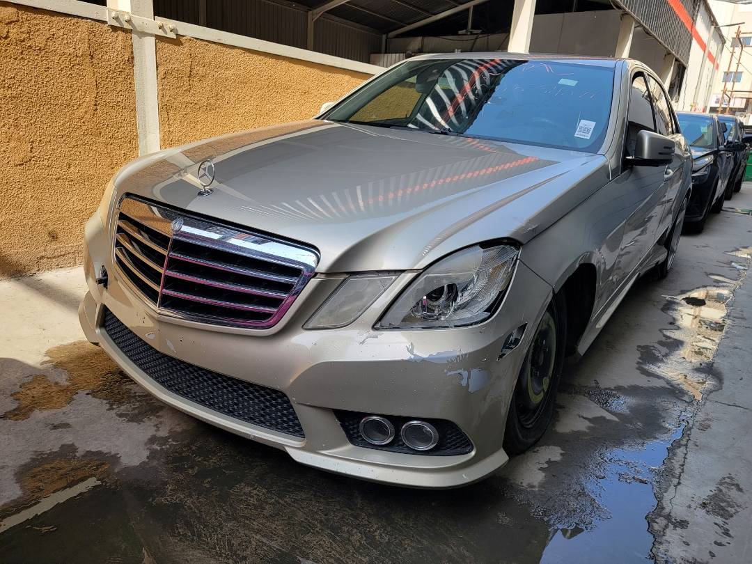 2010 MERCEDES BENZ E 350 — 145899 Miles — Lot 094911 — Main - Marhaba Auctions Used Cars - Image 5