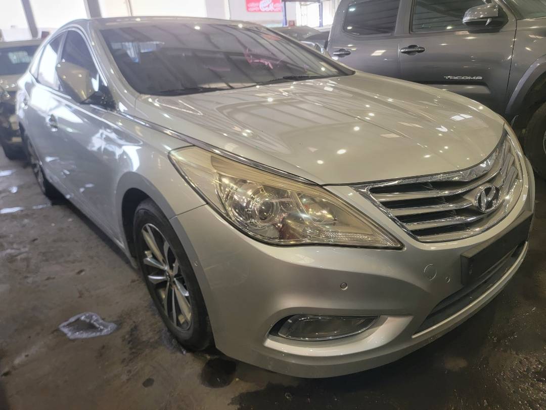 2011 HYUNDAI GRANDEUR — 232728 KM — Lot BA046240 — Main - Marhaba Auctions Used Cars - Image 3