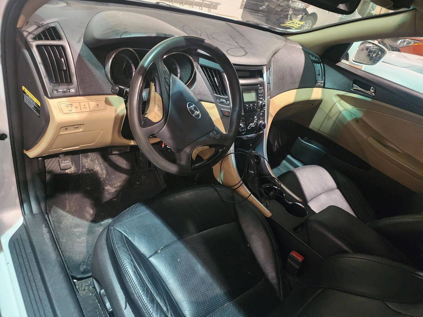 2011 HYUNDAI SONATA — 210138 Miles — Lot 69536193 - Marhaba Auctions Used Cars - Image 4