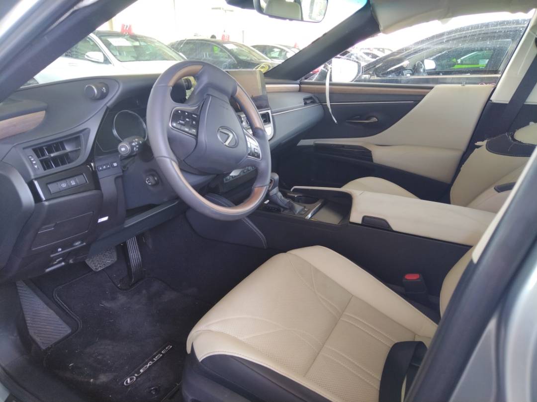 2023 LEXUS ES 300H — 5285 Miles — Lot 73098943 - Marhaba Auctions Used Cars - Image 3