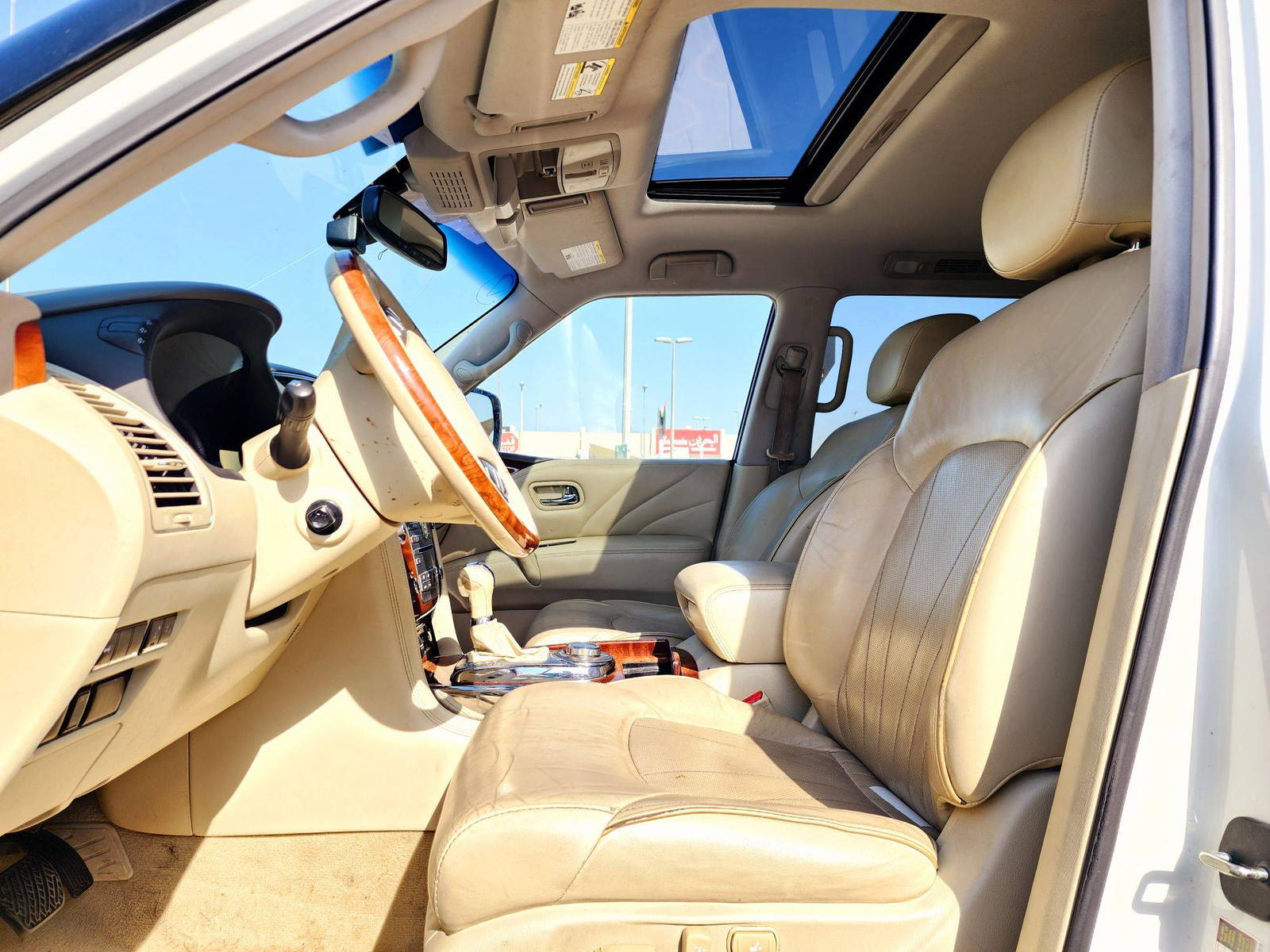 2015 INFINITI QX80 — 131063 Miles — Lot 9371943 — Souq - Marhaba Auctions Used Cars - Image 9