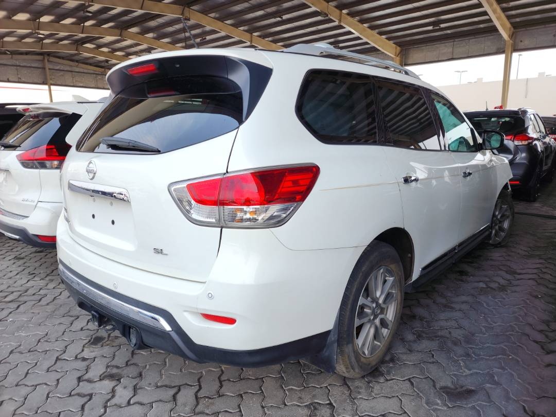 2014 NISSAN PATHFINDER — 121467 Miles — Lot 17658 — Souq - Marhaba Auctions Used Cars - Image 5