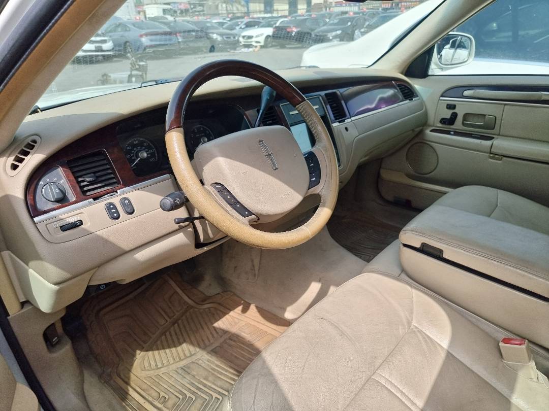 2006 LINCOLN TOWN — 240203 Miles — Lot 125487 — Ind. 12 - Marhaba Auctions Used Cars - Image 8