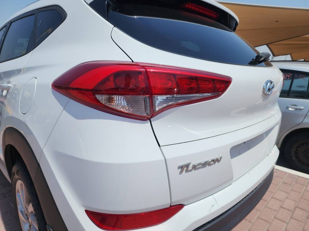 2017 HYUNDAI TUCSON — 106481 Miles — Lot 74946543 - Marhaba Auctions Used Cars - Image 4