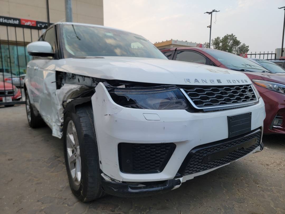 2018 LAND ROVER RANGE ROVER SPORT HSE — 95110 Miles — Lot JA191669 — Main - Marhaba Auctions Used Cars - Image 4
