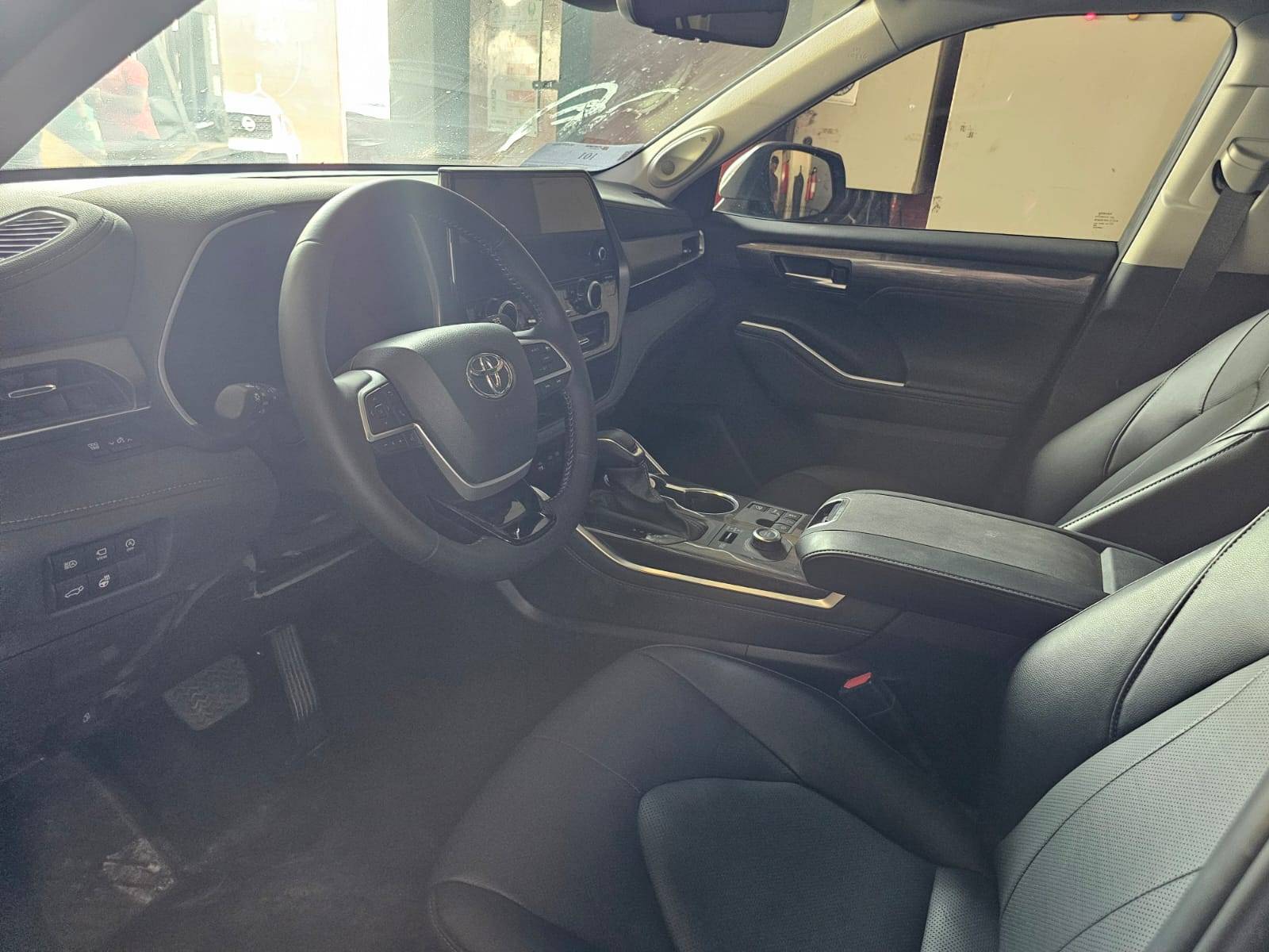 2026 TOYOTA GRAND HIGHLANDER XLE — 528 Miles — Lot TS596651 — Main - Marhaba Auctions Used Cars - Image 9
