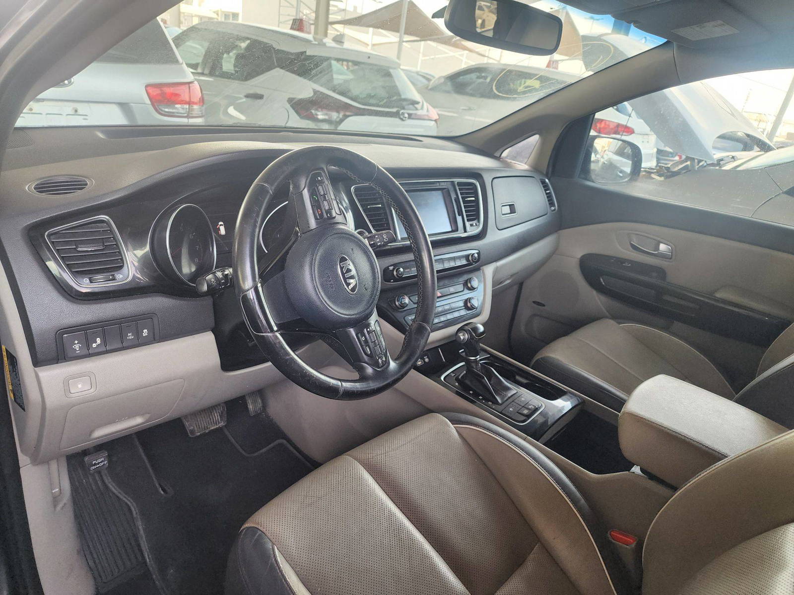 2015 KIA SEDONA — 225675 Miles — Lot 39083494 — Souq - Marhaba Auctions Used Cars - Image 8