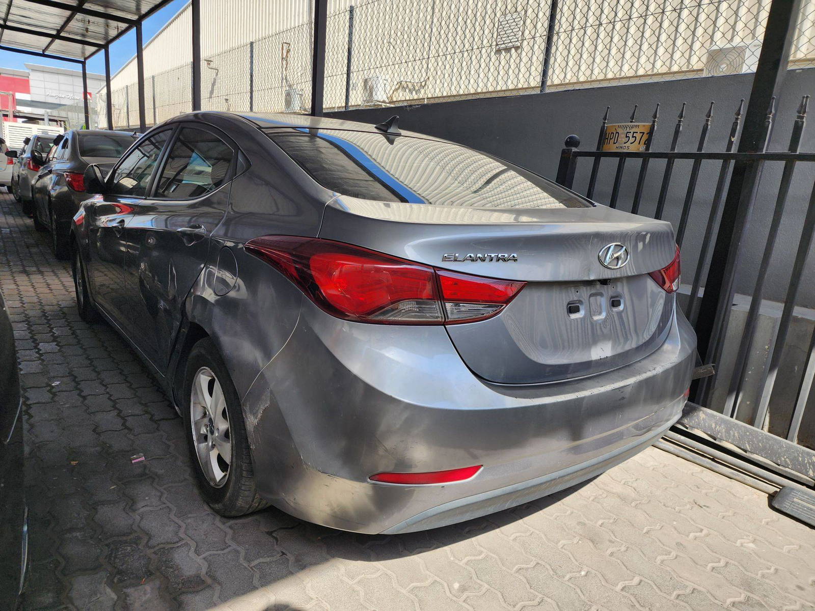 2014 HYUNDAI ELANTRA — 189172 Miles — Lot 61924 — Al Quoz - Marhaba Auctions Used Cars - Image 5
