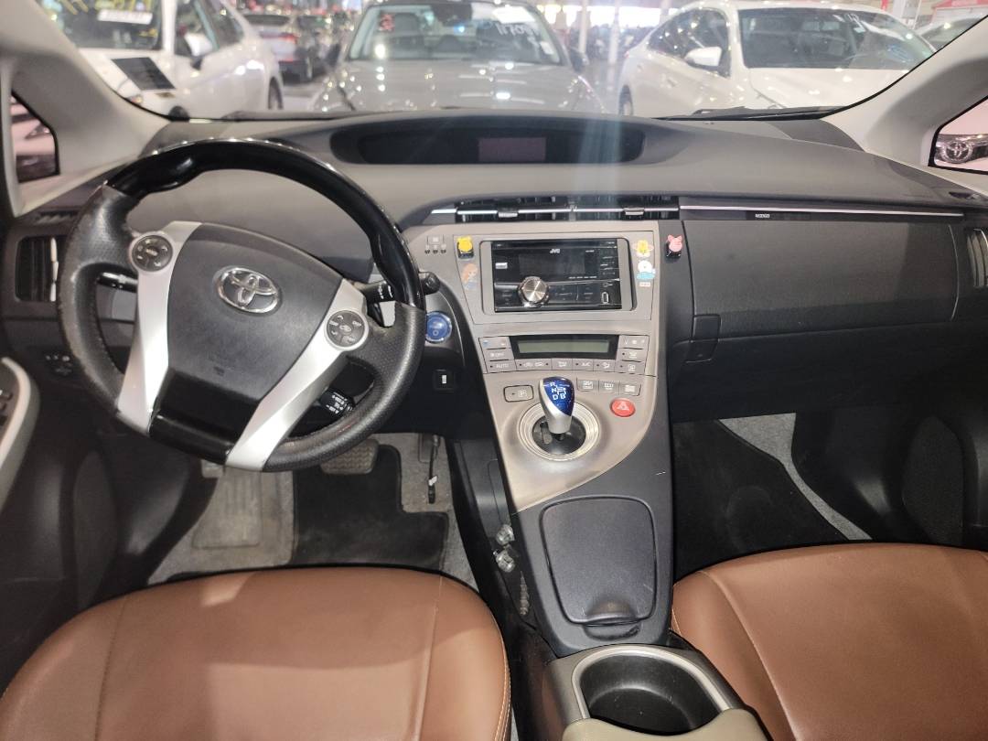 2015 TOYOTA PRIUS — 274538 KM — Lot 000295 — Main - Marhaba Auctions Used Cars - Image 7