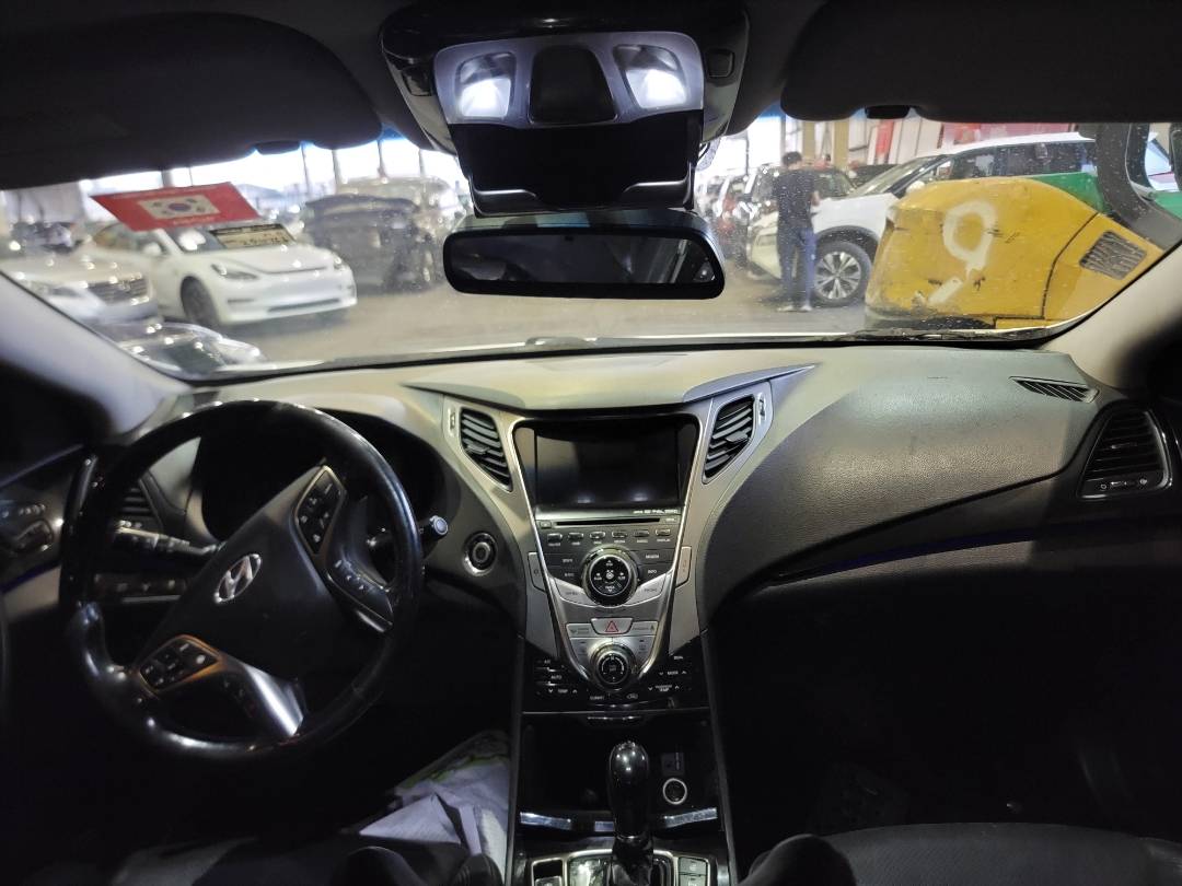 2011 HYUNDAI GRANDEUR — 254766 KM — Lot A009720 — Main - Marhaba Auctions Used Cars - Image 7