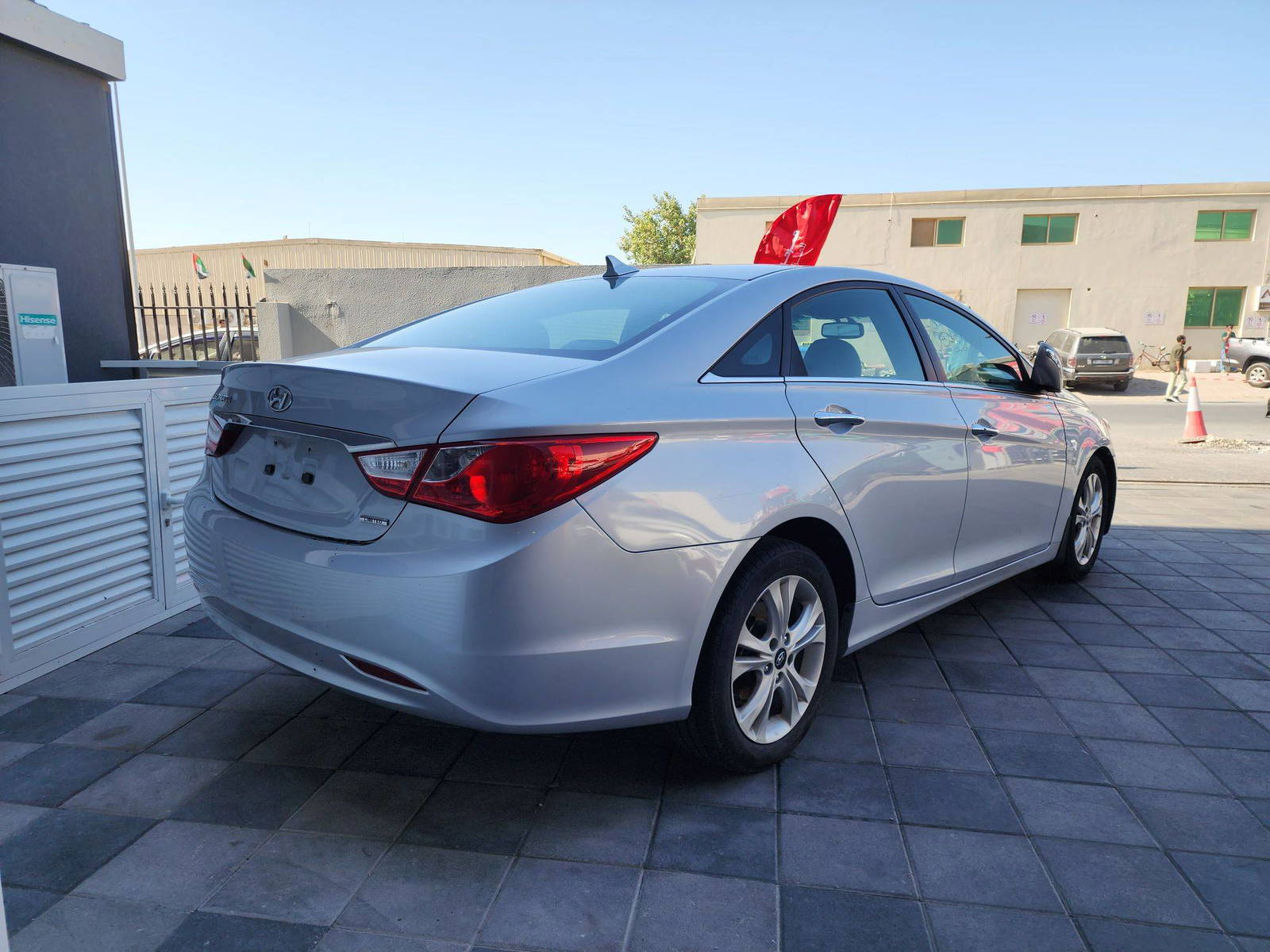 2011 HYUNDAI SONATA — 192110 Miles — Lot 75436784 — Al Quoz - Marhaba Auctions Used Cars - Image 5