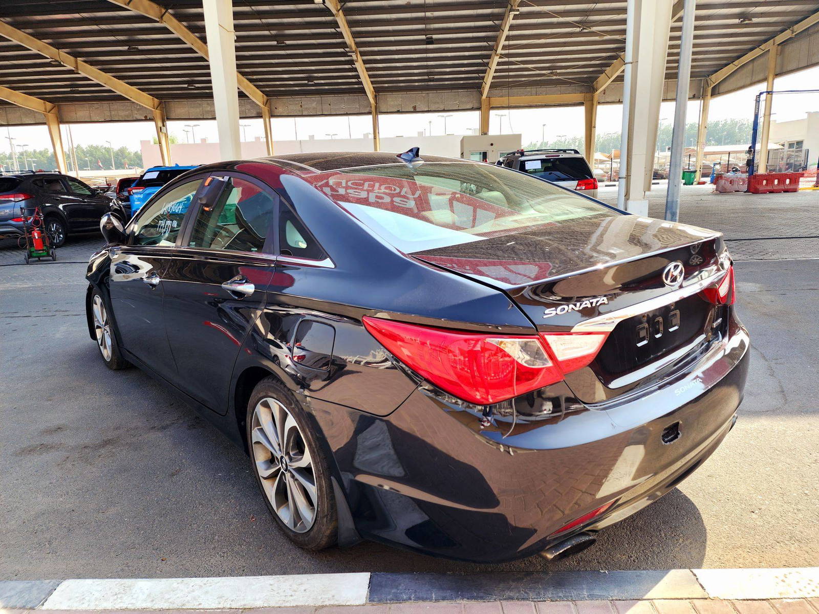 2013 HYUNDAI SONATA — 174177 Miles — Lot 64187664 — Souq - Marhaba Auctions Used Cars - Image 4