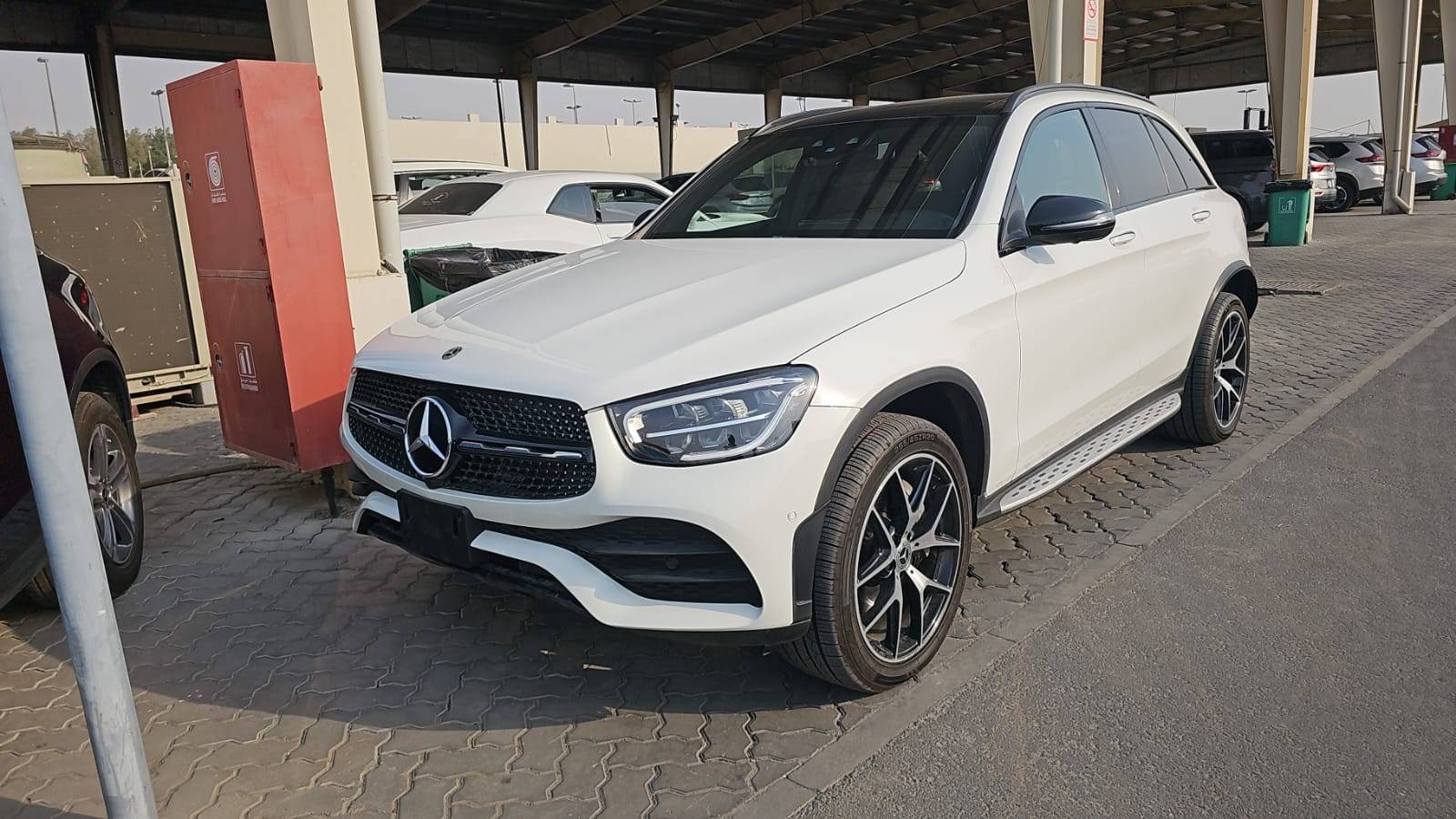 MERCEDES BENZ GLC-300 2020 view 2