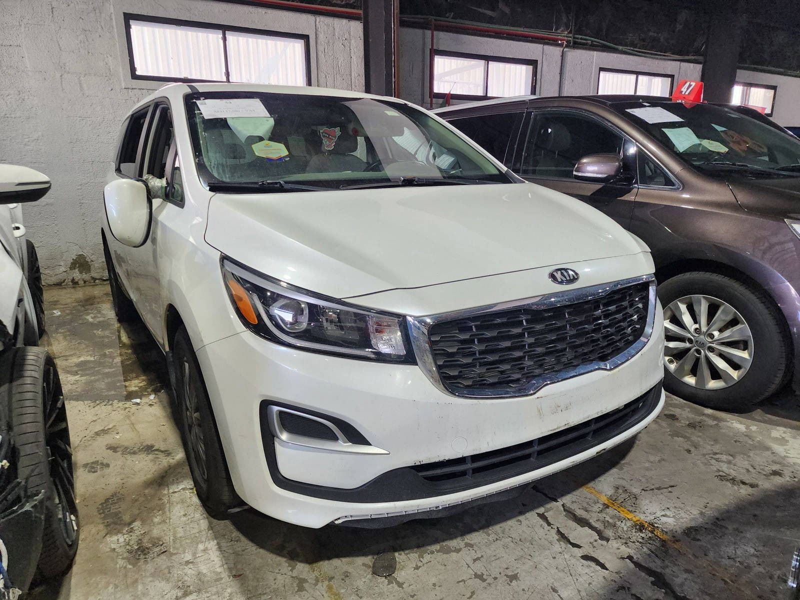 2019 KIA SEDONA — 192468 KM — Lot 12333642 — Main - Marhaba Auctions Used Cars - Image 3