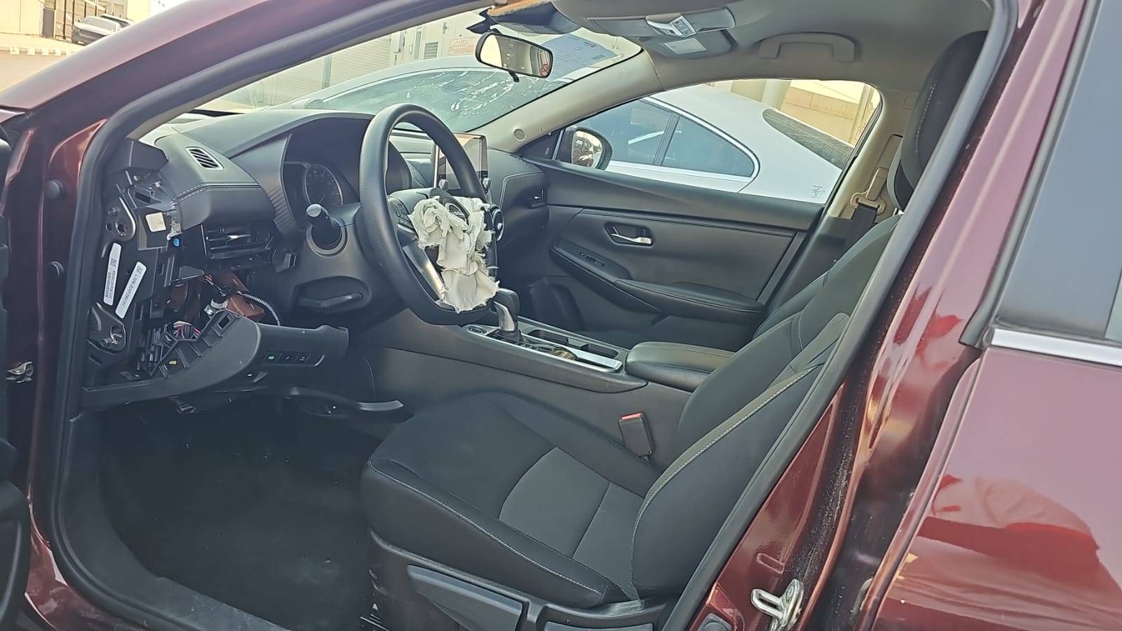 2025 NISSAN SENTRA — 7916 Miles — Lot SY270785 — Souq - Marhaba Auctions Used Cars - Image 7