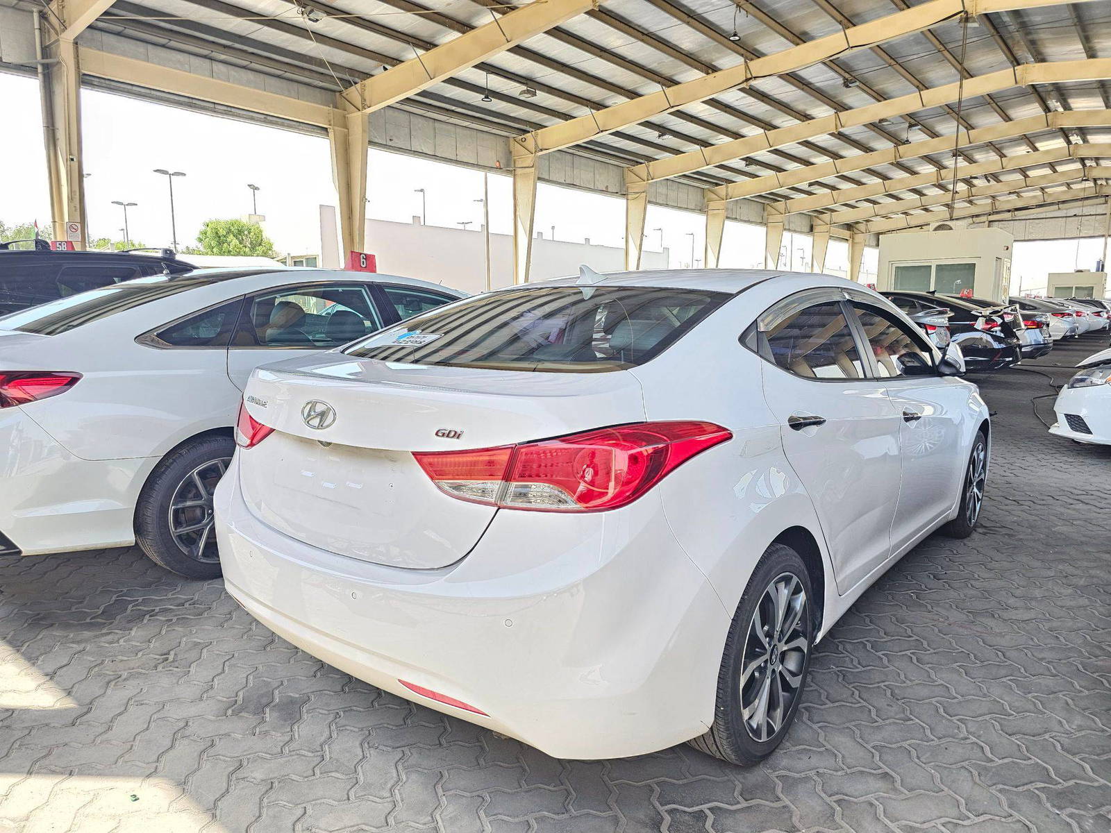 2014 HYUNDAI AVANTE — 149273 KM — Lot 886716 — Souq - Marhaba Auctions Used Cars - Image 4