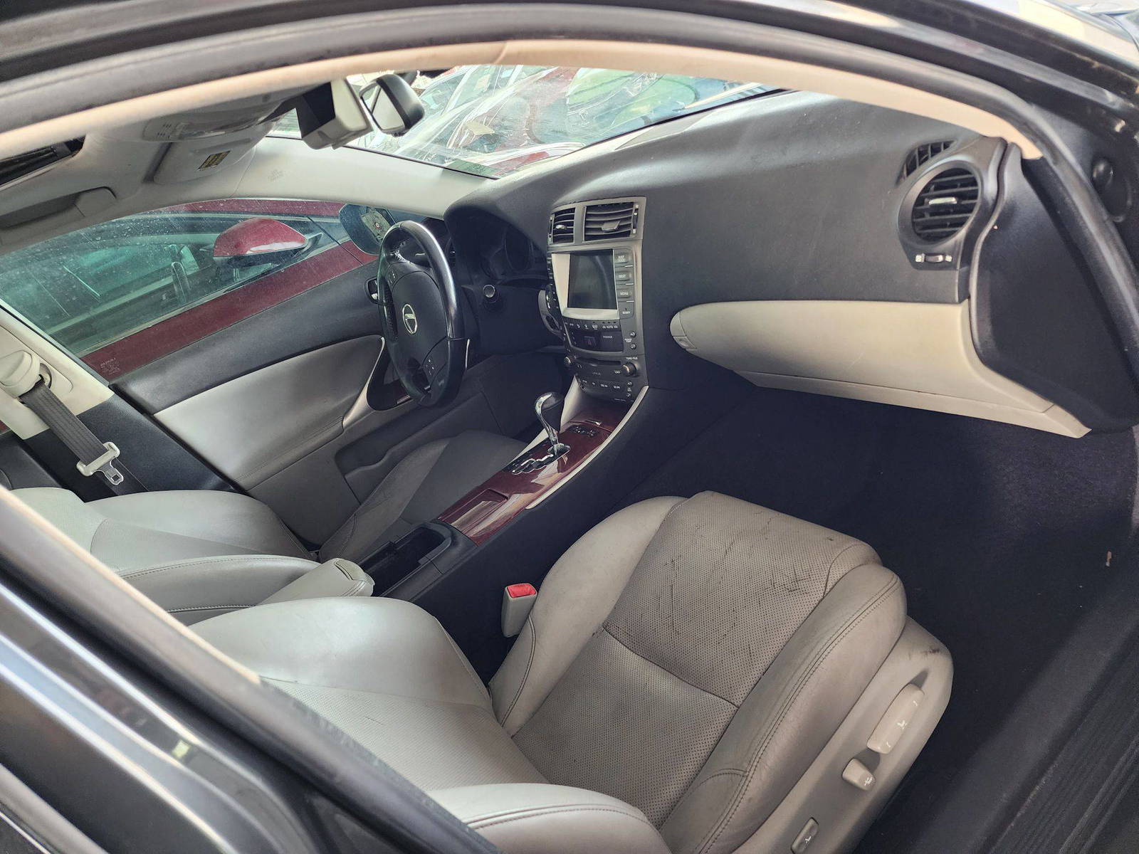 2007 LEXUS IS-350 — 202437 Miles — Lot 41405354 — Souq - Marhaba Auctions Used Cars - Image 7