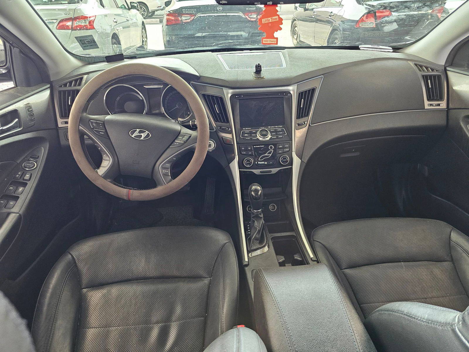 2012 HYUNDAI SONATA — 178364 KM — Lot 042481 — Souq - Marhaba Auctions Used Cars - Image 7