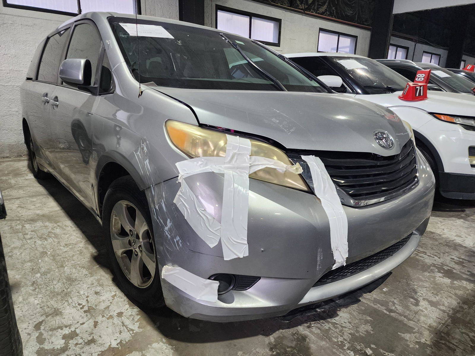 2012 TOYOTA SIENNA — 287572 Miles — Lot 42972406 — Al Quoz - Marhaba Auctions Used Cars - Image 4