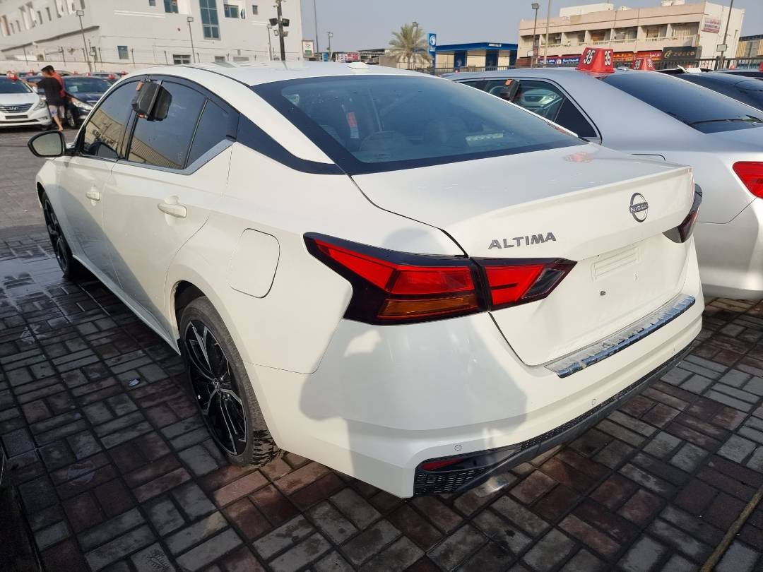 2023 NISSAN ALTIMA — 8421 KM — Lot 215487 — Main - Marhaba Auctions Used Cars - Image 4