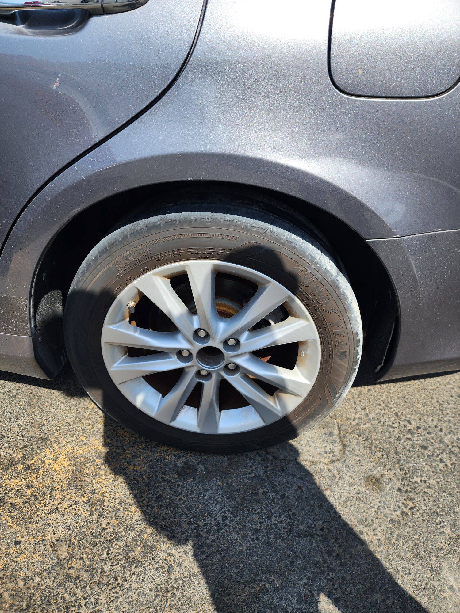 2012 LEXUS ES 350 — 215350 Miles — Lot C2509713 — Souq - Marhaba Auctions Used Cars - Image 9
