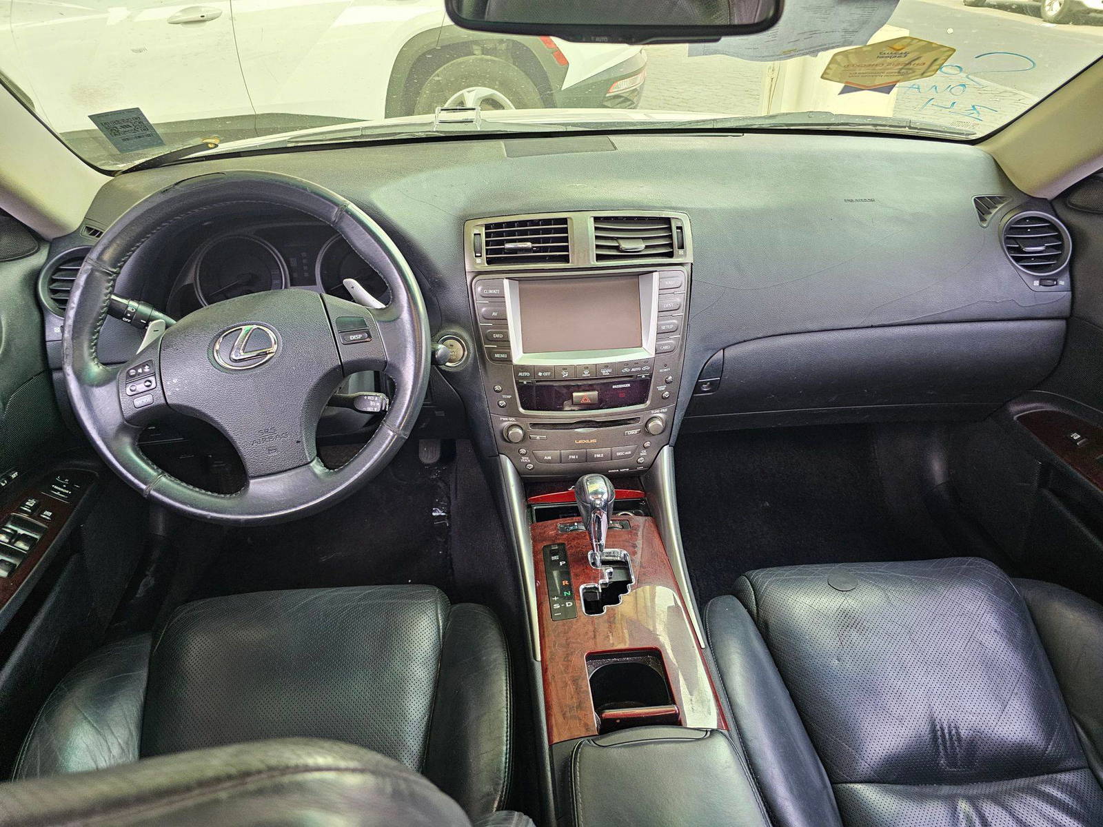 2007 LEXUS IS 250 — 243987 KM — Lot 030760 — Ind. 12 - Marhaba Auctions Used Cars - Image 7
