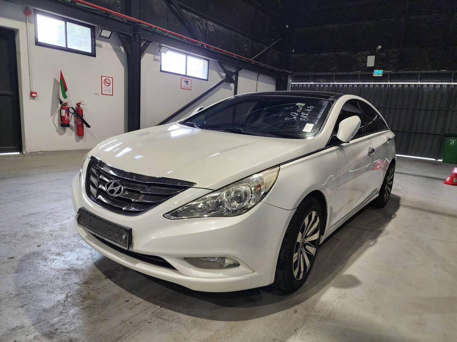 2011 HYUNDAI SONATA — 98137 KM — Lot 229616 — Al Quoz - Marhaba Auctions Used Cars - Image 4