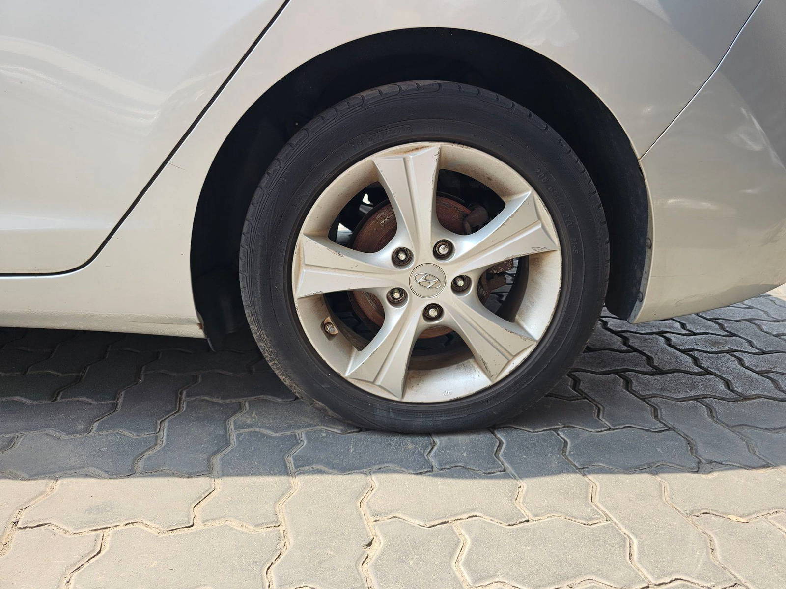 2016 HYUNDAI ELANTRA — 139545 Miles — Lot AE0GH729835 — Souq - Marhaba Auctions Used Cars - Image 11