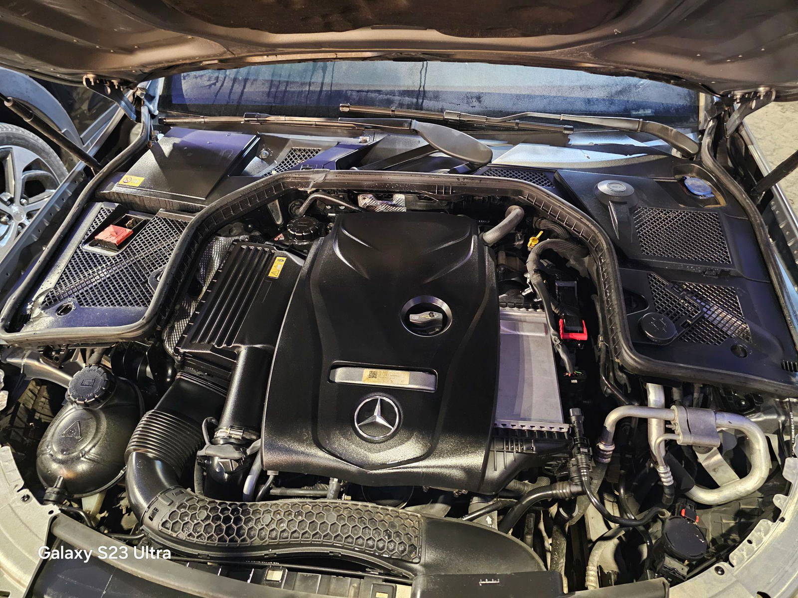 MERCEDES BENZ C300 2015 - Marhaba Auction Used Cars - Image 12