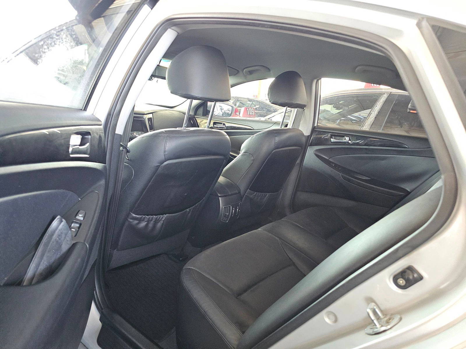 HYUNDAI SONATA 2011 - Marhaba Auction Used Cars - Image 6