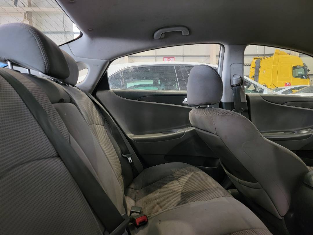 2011 HYUNDAI SONATA — 205506 Miles — Lot H063478 - Marhaba Auctions Used Cars - Image 4